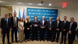 Javier Milei aprobó un préstamo del BID por US$ 500 millones para fortalecer el PAMI. Javier Milei aprobó un préstamo del BID por US$ 500 millones para fortalecer el PAMI.