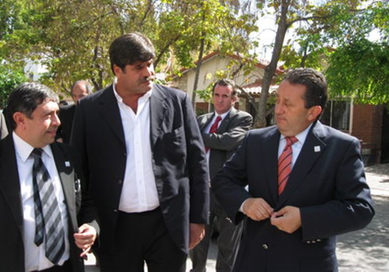 Mercau, Abed, Pérez (atrás) y Jaque, llegando a Junín.