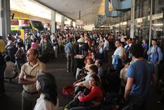 Los bultos procedían de la ciudad de San Ramón de la Nueva Orán, provincia de Salta, y los datos de la encomienda eran de una mujer de nacionalidad boliviana Foto: Noticias Argentinas
