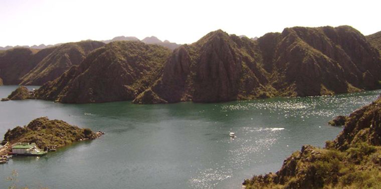 Los Reyunos, uno de los atractivos turisticos de San Rafael. Los Reyunos, uno de los atractivos turisticos de San Rafael.