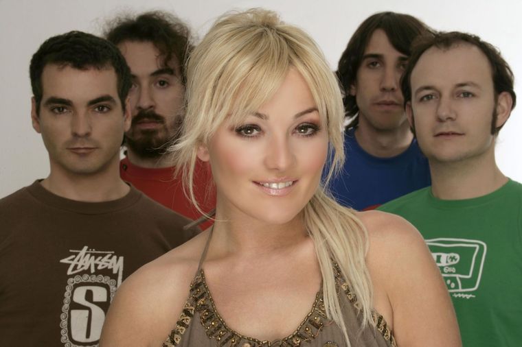 La Oreja de Van Gogh es un grupo musical originario de San Sebastián, País Vasco, España.