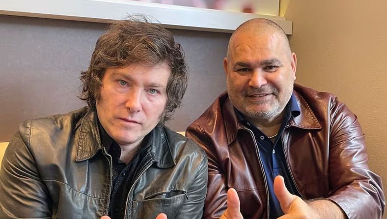 Javier Milei con José Luis Chilavert. Foto: Twitter @JoseLChilavert_