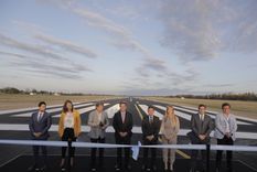 ¿por que la inauguracion del aeropuerto de san rafael se volvio una vidriera de politicos?