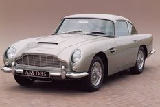 comprate el aston martin de james bond