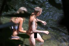 justin bieber y su novia, totalmente desnudos justin bieber y su novia, totalmente desnudos