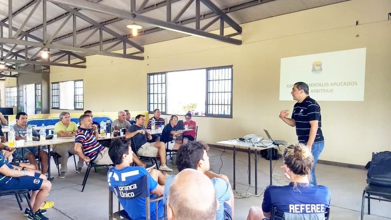 Arnut Echave durante una charla.