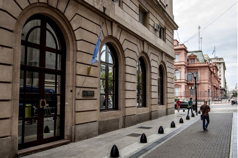 La vuelta de la vieja guardia de la SIDE. Foto: Archivo Mdz