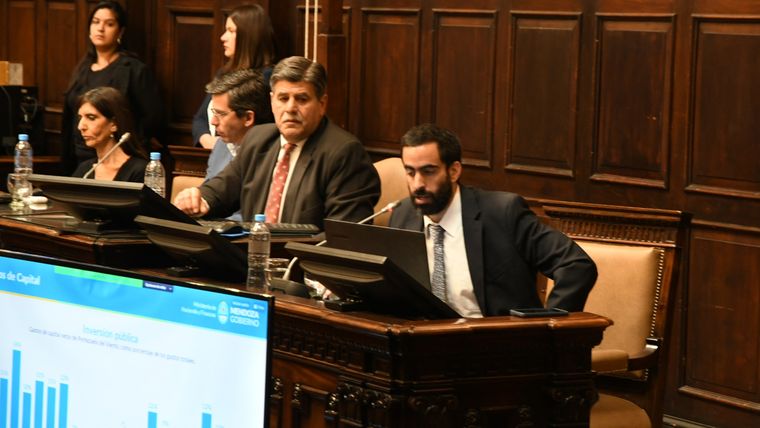 Víctor Fayad mano a mano con MDZ Radio 105.5 FM Foto: ALF PONCE MERCADO/MDZ