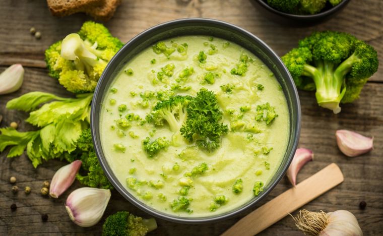 Sopa fría de brócoli Una receta simple y deliciosa en minutos Foto: Shutterstock