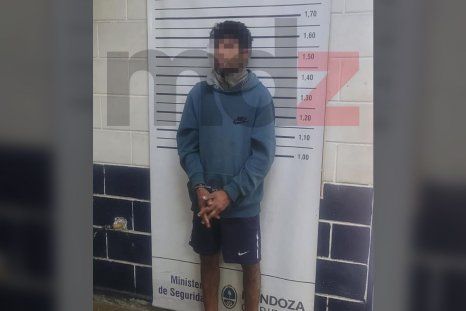 El indigente detenido por el robo en un comercio de Las Heras. El indigente detenido por el robo en un comercio de Las Heras.