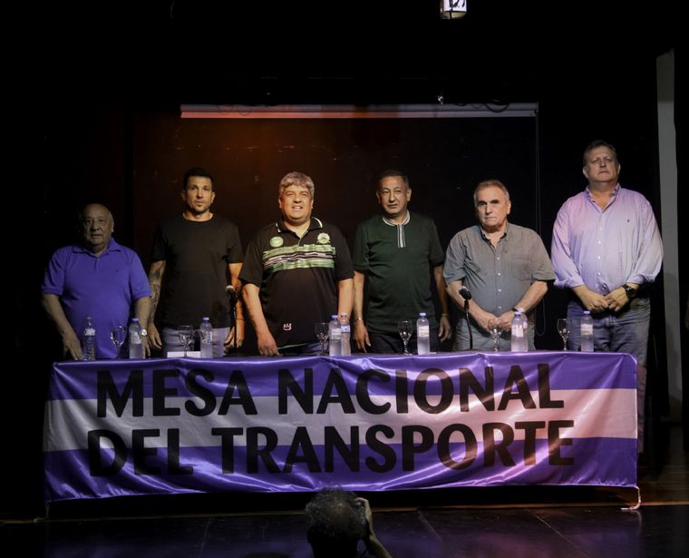 La Mesa Nacional del Transporte le envió una fuerte amenaza a Javier Milei Foto: Noticias Argentinas