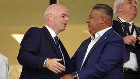 Chiqui Tapia con Infantino, presidente de la FIFA. Foto: EFE