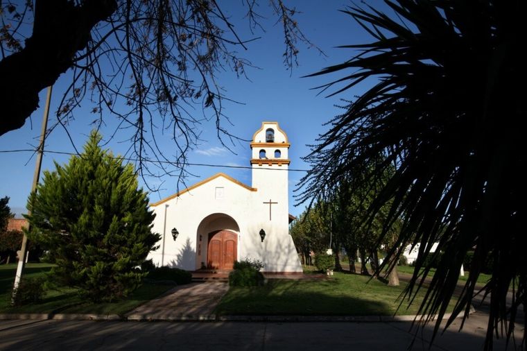 A pocos kilómetros de la playa, estos pueblos guardan la calma y el encanto del interior bonaerense. A pocos kilómetros de la playa, estos pueblos guardan la calma y el encanto del interior bonaerense.