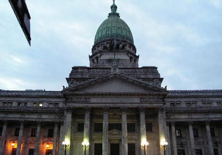 El Gobierno evalúa hacer el llamado a sesiones extraordinarias antes del 10 de diciembre. El Gobierno evalúa hacer el llamado a sesiones extraordinarias antes del 10 de diciembre.