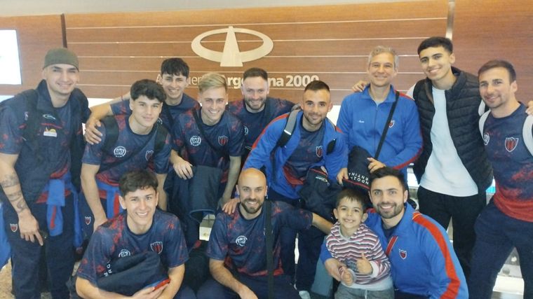 Talleres partió rumbo a Colombia para disputar el Panamericano de hockey sobre patines. Foto: Gentileza