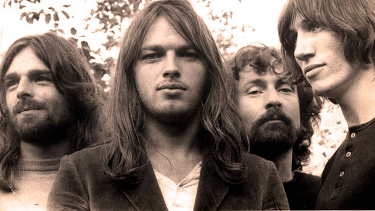 Syd Barrett y Roger Waters, en una de las primeras formaciones de Pink Floyd. Syd Barrett y Roger Waters, en una de las primeras formaciones de Pink Floyd.