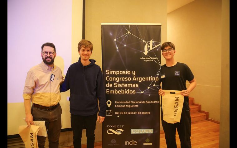 Integrantes de REMETEC celebran el primer puesto en el SASE 2025. Integrantes de REMETEC celebran el primer puesto en el SASE 2025.