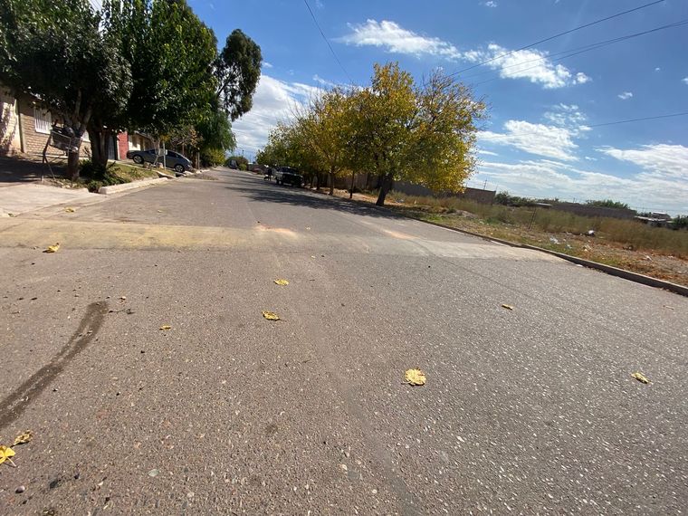 Badenes completamente despintados en calles principales y de barrios, en Maipú.