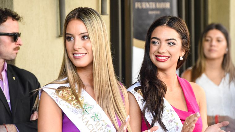La reina nacional de la Vendimia 2025, Alejandrina Funes, y la virreina, Sofía Perfumo. La reina nacional de la Vendimia 2025, Alejandrina Funes, y la virreina, Sofía Perfumo.