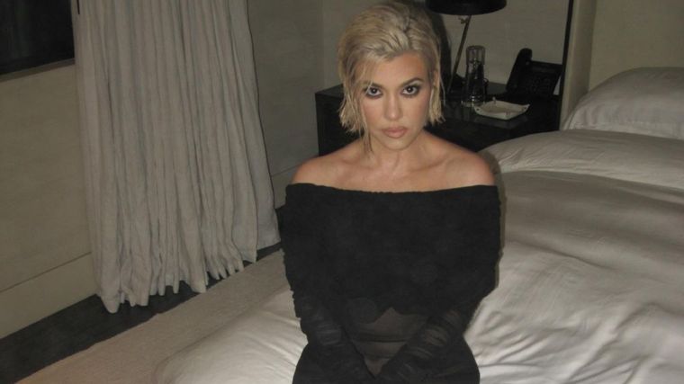 Kourtney Kardashian El sí Foto: @kourneykardash