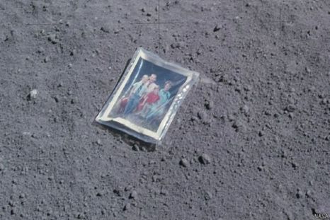 Los objetos más extraños que hay en la Luna