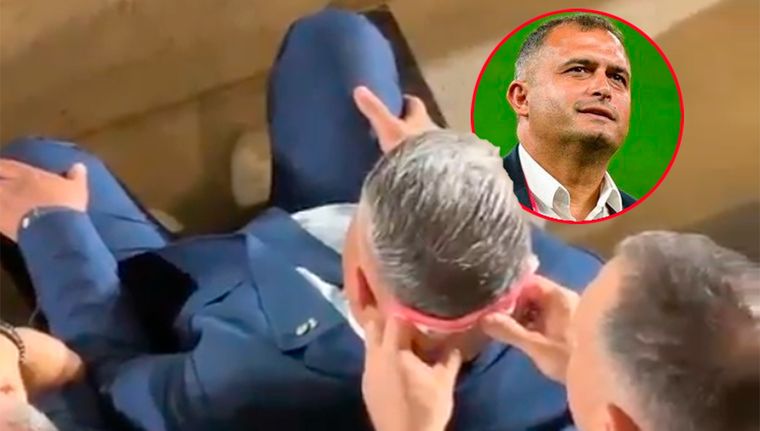 Luciano Nakis, prosecretario de la AFA y presidente de Deportivo Armenio, le pasó una toalla por el cuello a Chiqui Tapia durante la semi Argentina-Canadá. Foto: @Cristoffede y @LucianoNakis