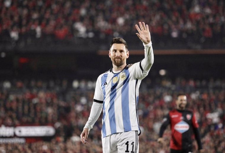 Los hinchas de Newells le hicieron un especial pedido a Messi. Foto: NA