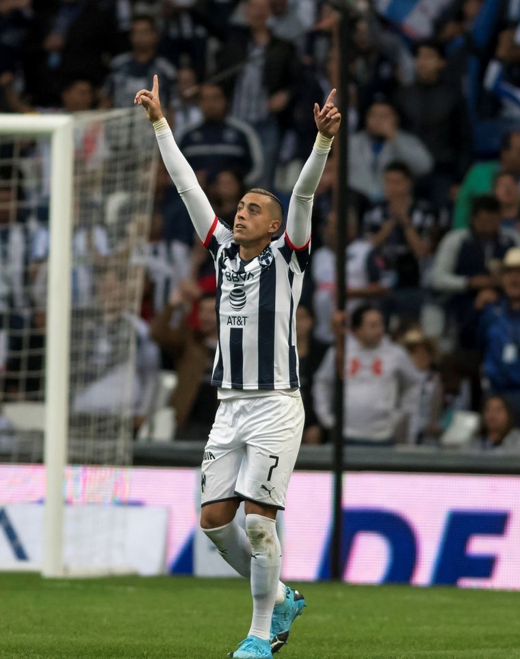 Rogelio Funes Mori quiere nacionalizarse y jugar para México Foto: EFE