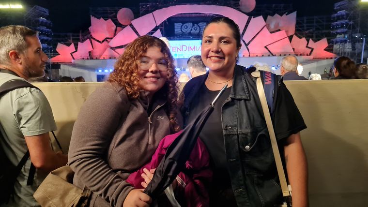 María y Micaela. María y Micaela.