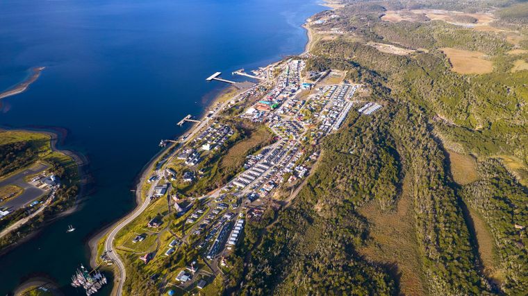 Puerto Williams es el pueblo más austral del mundo y un modelo en turismo sostenible. Puerto Williams es el pueblo más austral del mundo y un modelo en turismo sostenible.