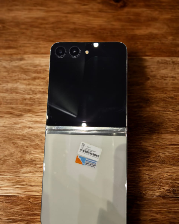 Samsung Galaxy Z Flip5: así se ve mi smartphone tras un año de uso. Samsung Galaxy Z Flip5: así se ve mi smartphone tras un año de uso.