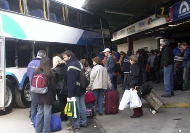 La afluencia de gente en la terminal no cesa. Foto: MDZ
