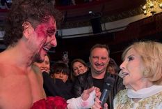 Mirtha Legrand sorprendió a Nico Vázquez en el teatro. Foto: captura de video. Mirtha Legrand sorprendió a Nico Vázquez en el teatro. Foto: captura de video.