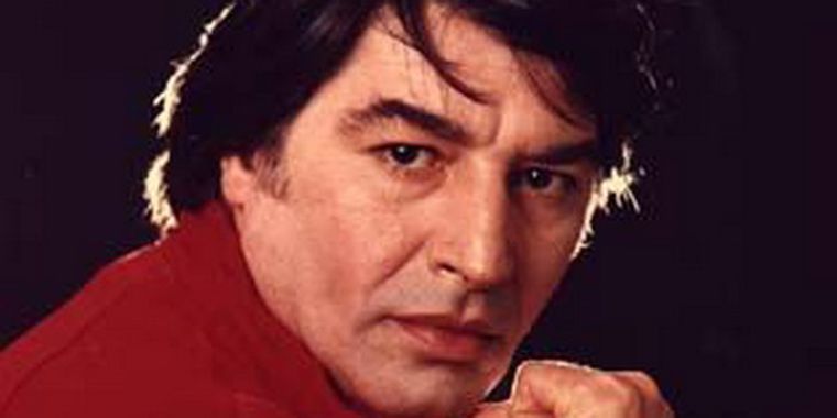 El popular cantante y actor celebra un año más de vida.