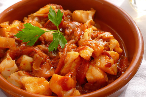 Aunque es una receta tradicional, el bacalao al ajoarriero sigue siendo muy popular en la cocina actual. Aunque es una receta tradicional, el bacalao al ajoarriero sigue siendo muy popular en la cocina actual.