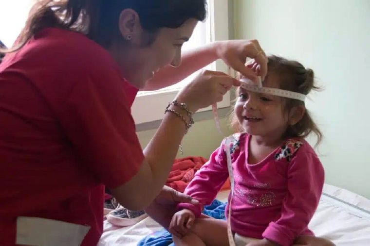 Dentro del programa se controla la salud integral de niños y niñas. Foto: Haciendo Camino