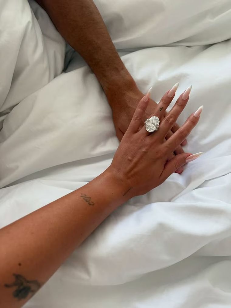 Un anillo con gran valor. Un anillo con gran valor.