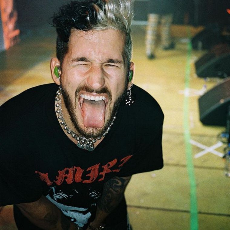 Ricky Montaner hace gala de su estilo con cada atuendo que luce. Foto: Instagram