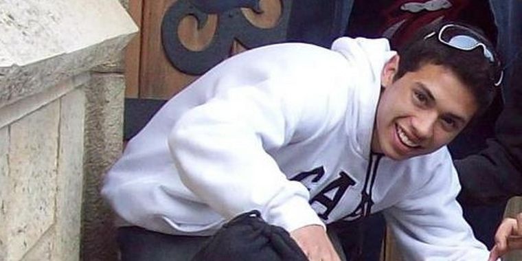 Los amigos lo esperan con toda su salud a cuestas.