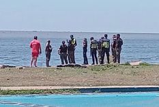 La Policía Científica investiga el origen de los cráneos hallados en una playa en Quilmes. Foto: Captura de video