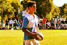 Matías viendo a su querido Centro Naval Foto: Gentileza Matías viendo a su querido Centro Naval Foto: Gentileza