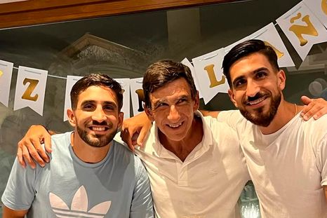 Gustavo Costas junto con sus hijos Gonzalo y Federico. Gustavo Costas junto con sus hijos Gonzalo y Federico.