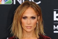 Jennifer Lopez mostró un look monocromático lleno de brillos y snsualidad. Foto: Safe Shadow -  https://image.stern.de/30549160/t/zY/v3/w1440/r1.7778/-/jennifer-lopez.jpg