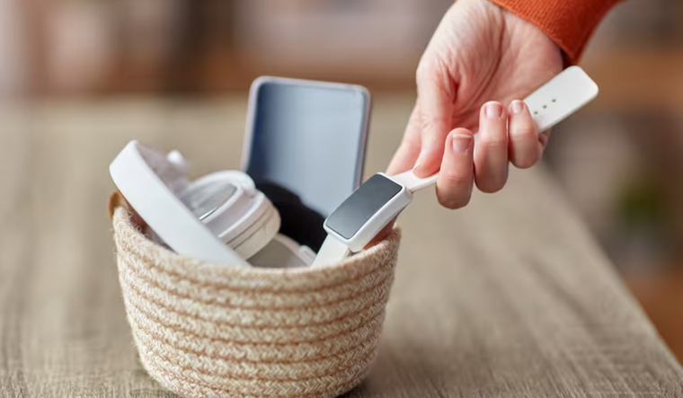 Hacer un detox tecnológico combate el estrés y la ansiedad, buscando el camino al bienestar. Foto: Shutterstock