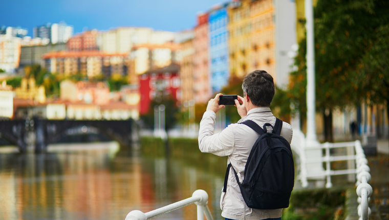 Emigró por la inseguridad y hoy su objetivo es que todos los argentinos que dejan el país se sientan bienvenidos en el País Vasco Foto: Shutterstock