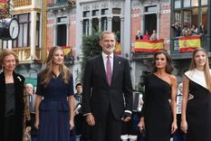 El trío real más glamoroso del momento es el de la Reina Letizia y sus hijas, Leonor y Sofía Foto: Instagram