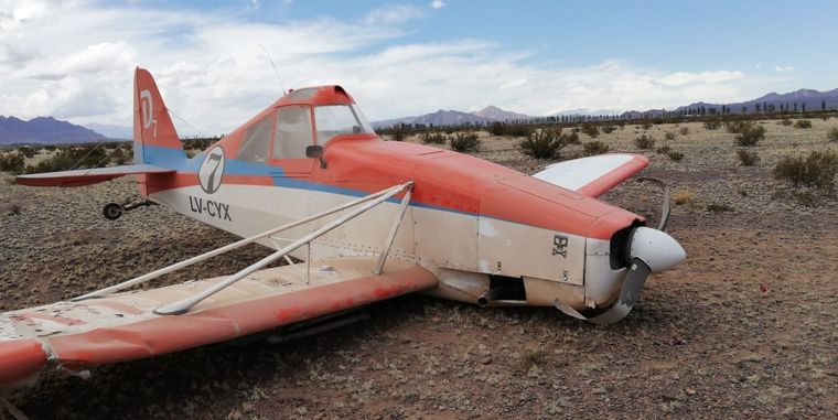 La hélice de la avioneta, doblada. Foto: mdzol.com