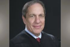 otro juez de eeuu con el futuro argentino en sus manos