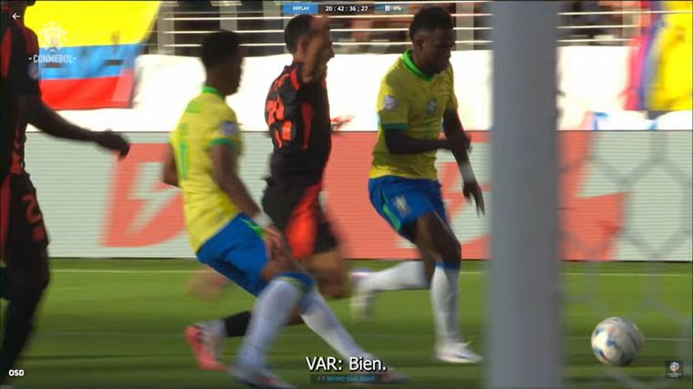 Se conocieron los audios de una de las jugadas más polémicas del partido. Foto: Captura Conmebol