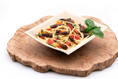 Admira esta pasta con chapulines. Simple, en sencillos pasos y con un sabor inconfundible.
